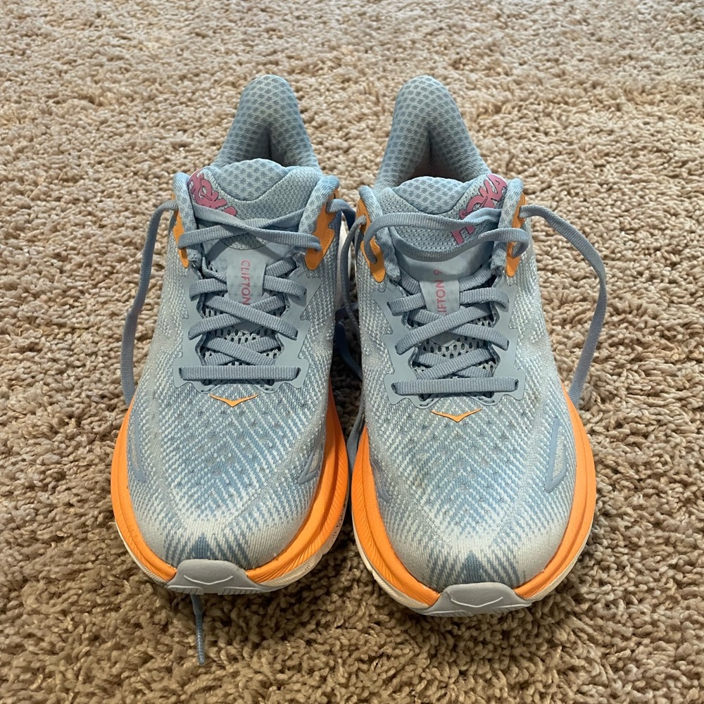 Hoka Clifton 9 size 6